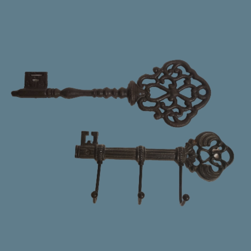 Set of Cast Iron Skeleton Keys 1 with hooks for keys/other